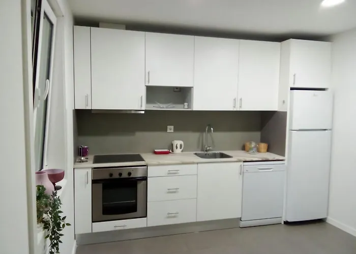 Ground Floor Terrace Flat By Porto Apartmán *